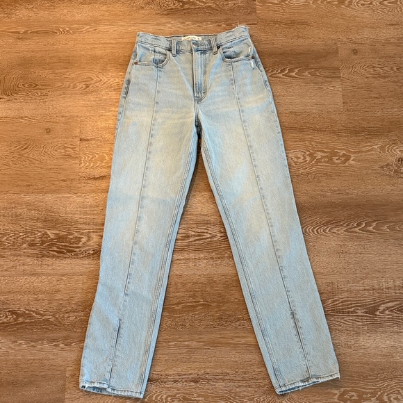 Abercrombie & Fitch Denim - Women's Abercrombie Light Blue Straight-Leg Jeans — High-Rise Casual Denim